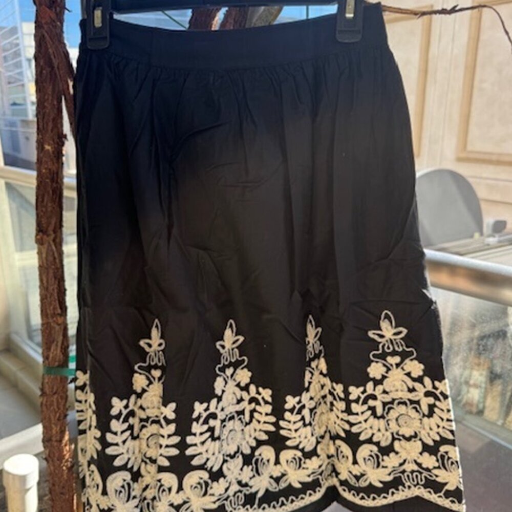 NWT Versona Beautiful Border Print Skirt - Picture 6 of 7